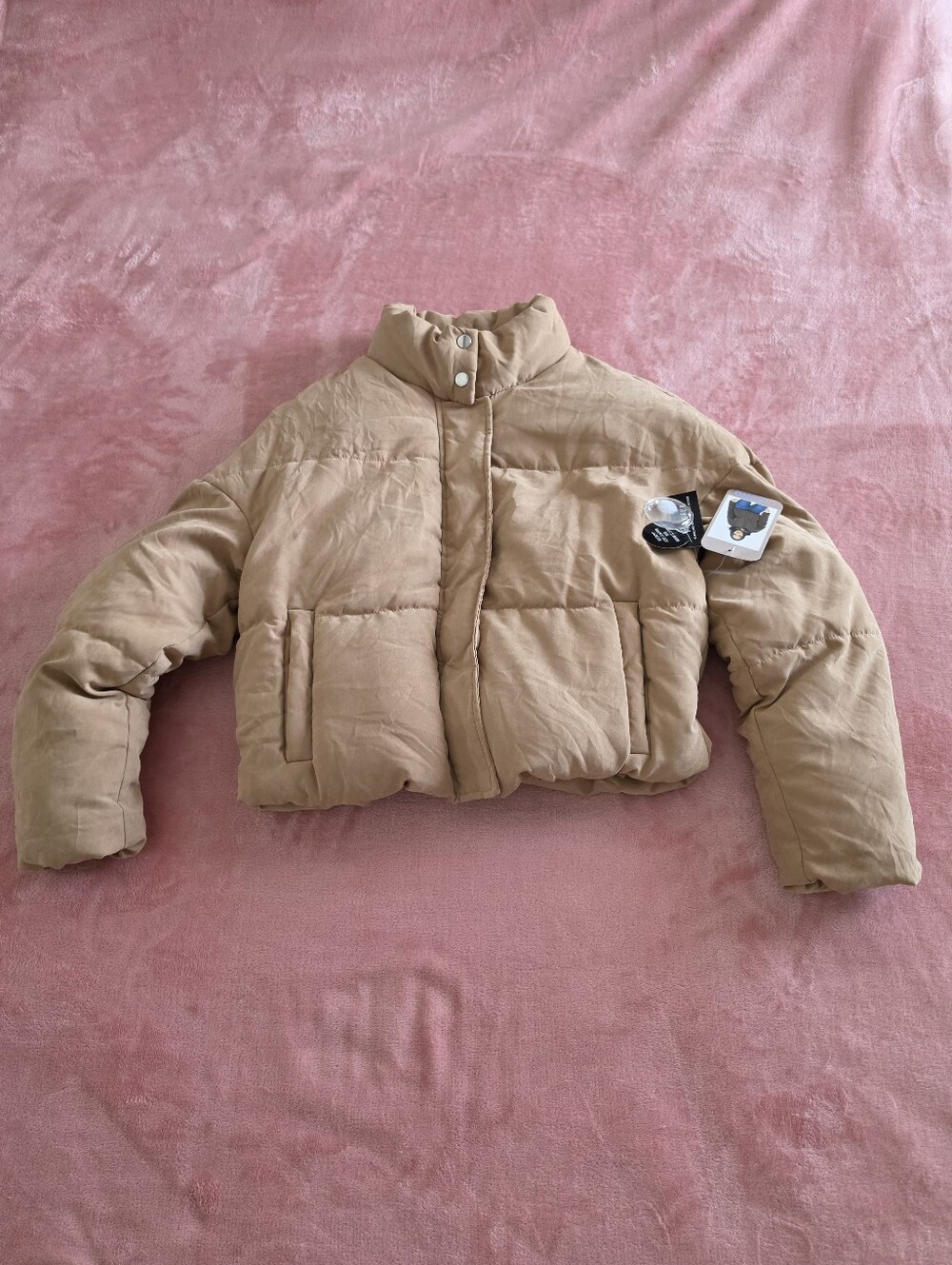 NWT Ci Sono Cropped Boxy Puffer Jacket in Taupe
